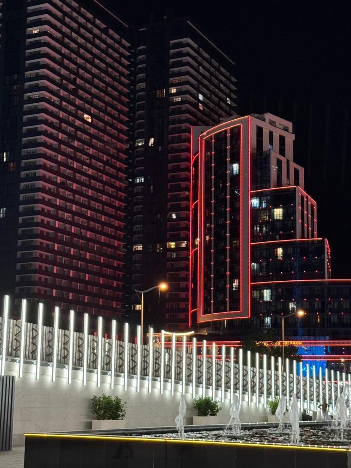 Moonlight Apart-Hotel バトゥーミ エクステリア 写真