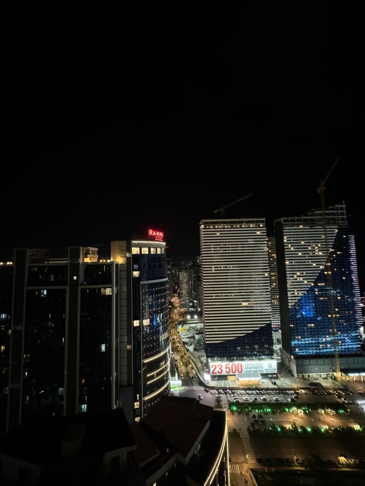 Moonlight Apart-Hotel バトゥーミ エクステリア 写真